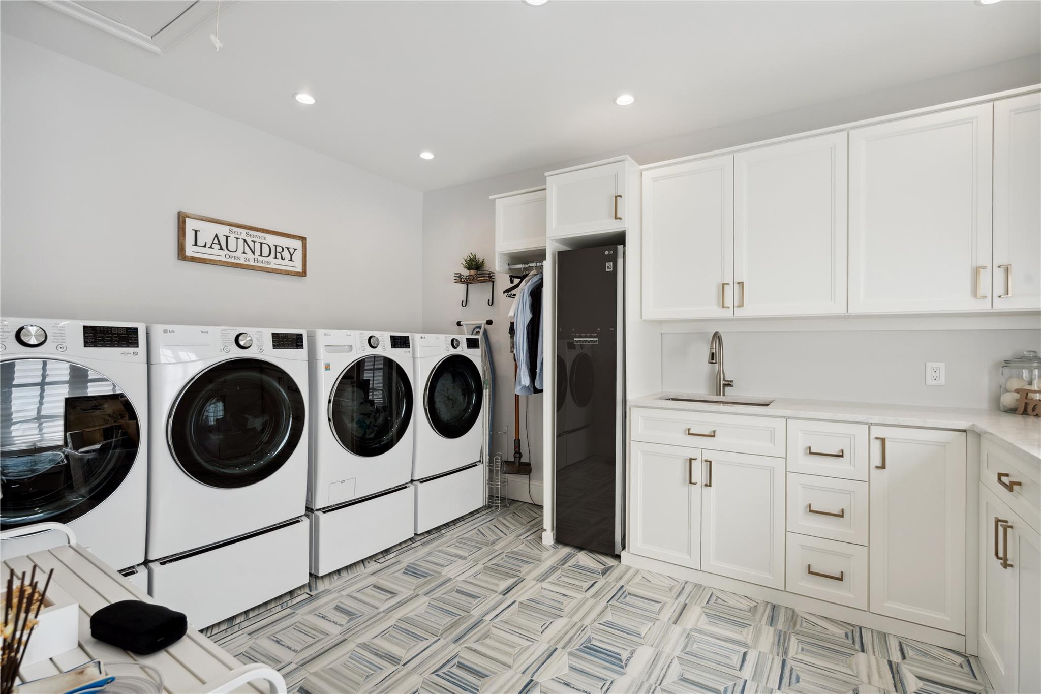 25 Longridge Lane, Old Brookville, NY 11545