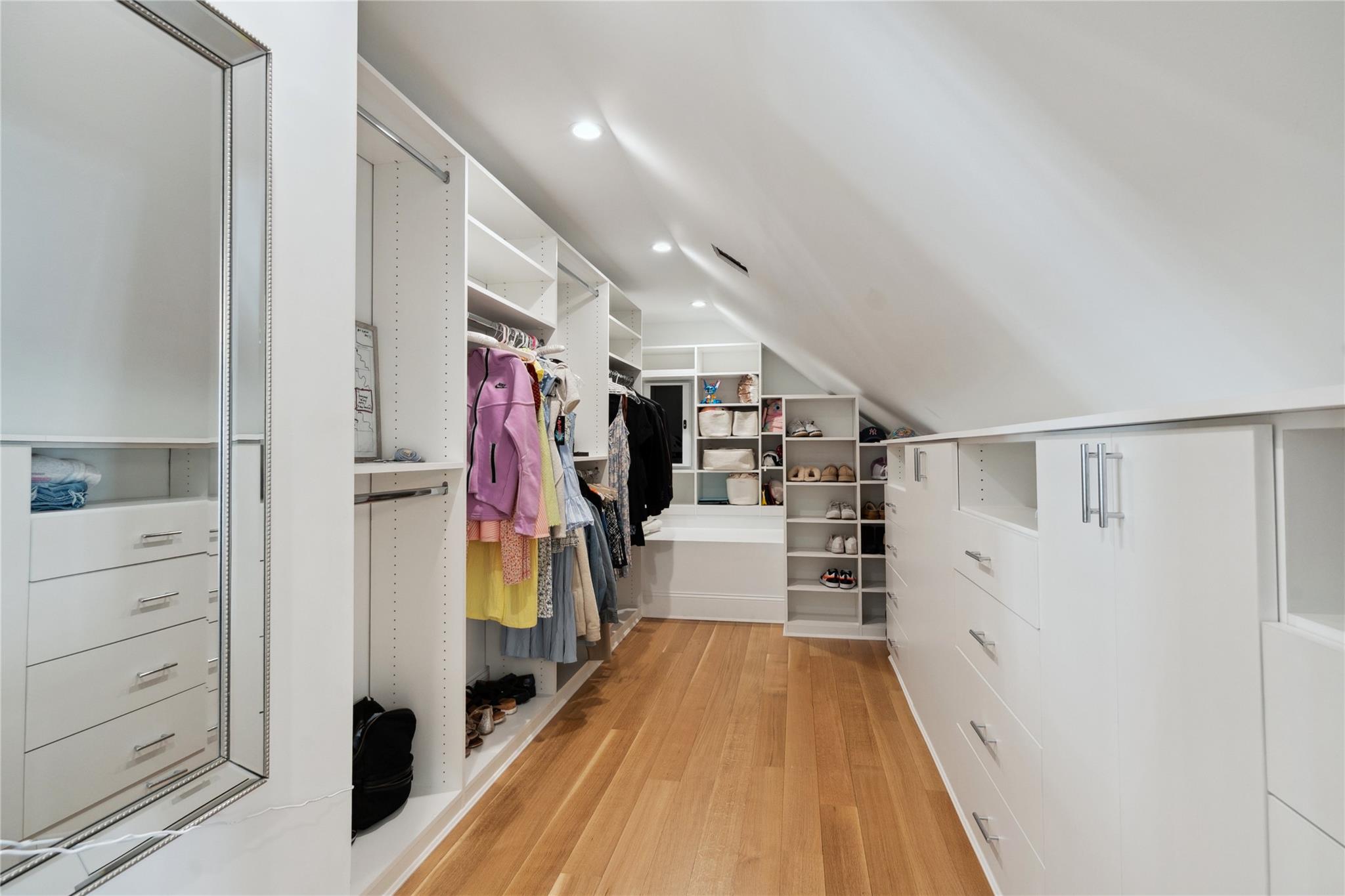 25 Longridge Lane, Old Brookville, NY 11545