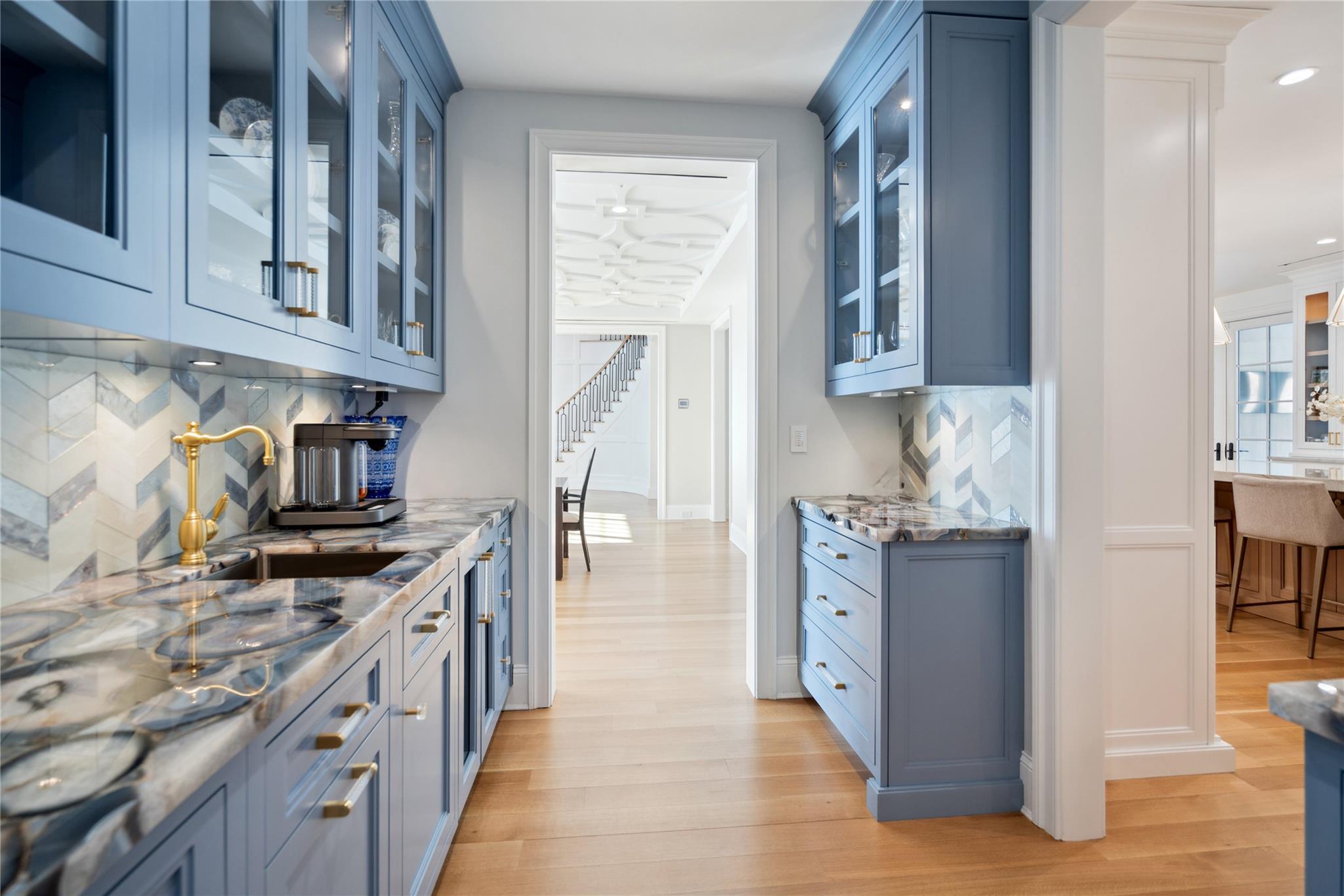 25 Longridge Lane, Old Brookville, NY 11545