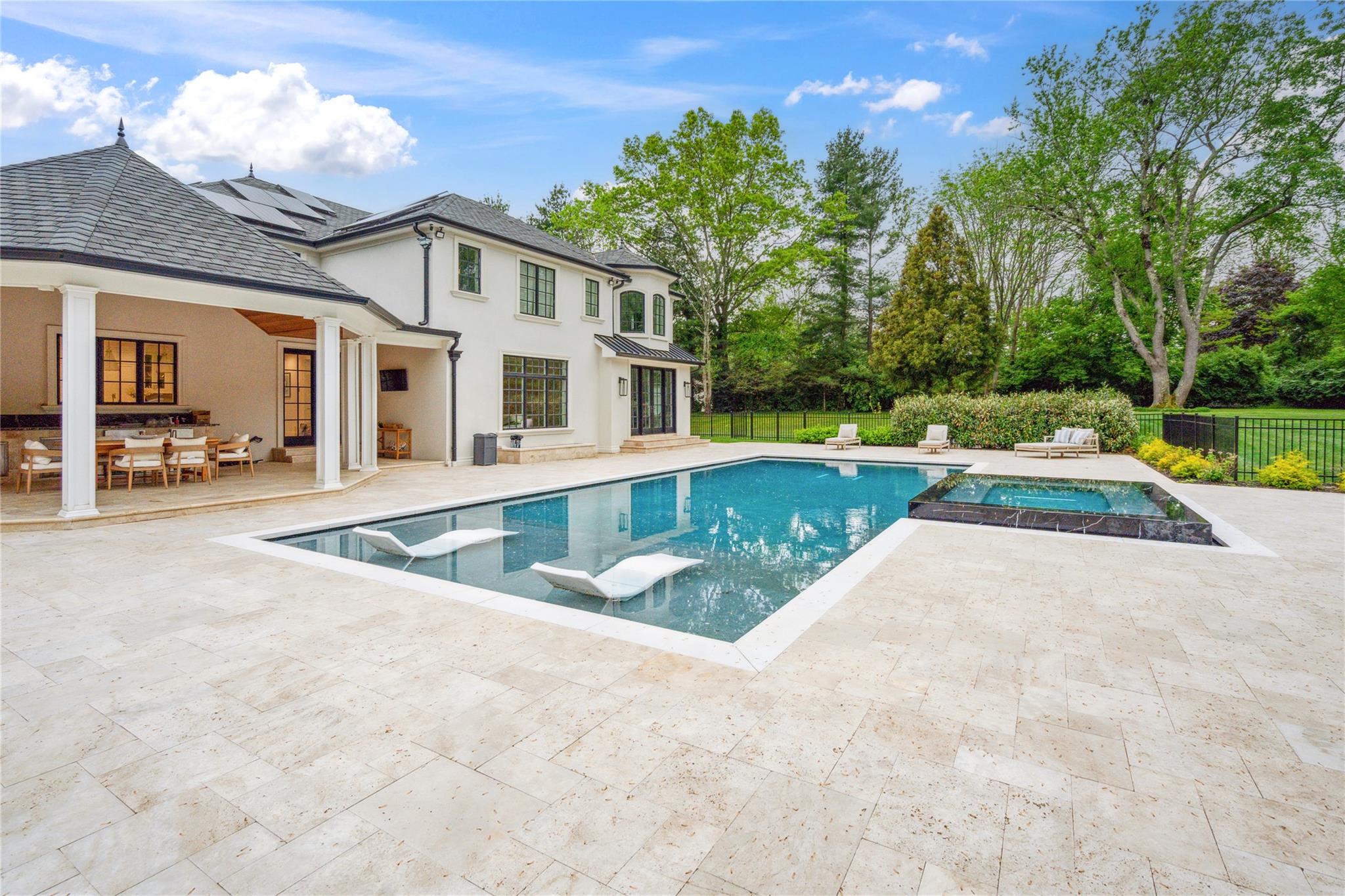 25 Longridge Lane, Old Brookville, NY 11545