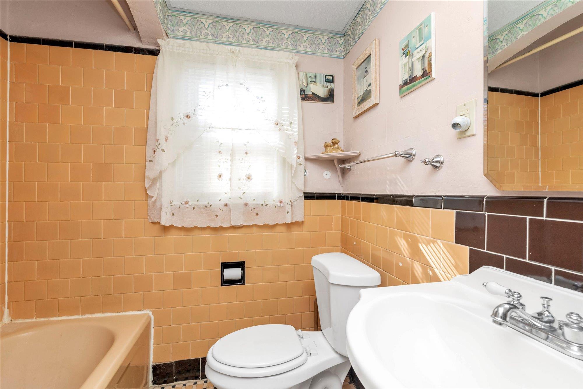 14 Russell Street, North Baldwin, NY 11510