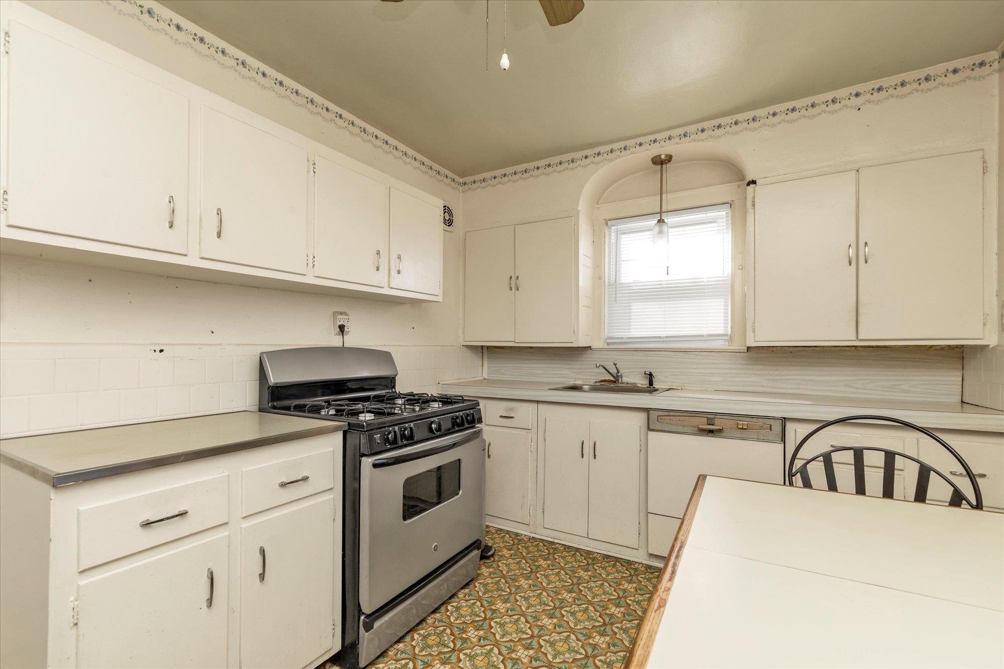 14 Russell Street, North Baldwin, NY 11510