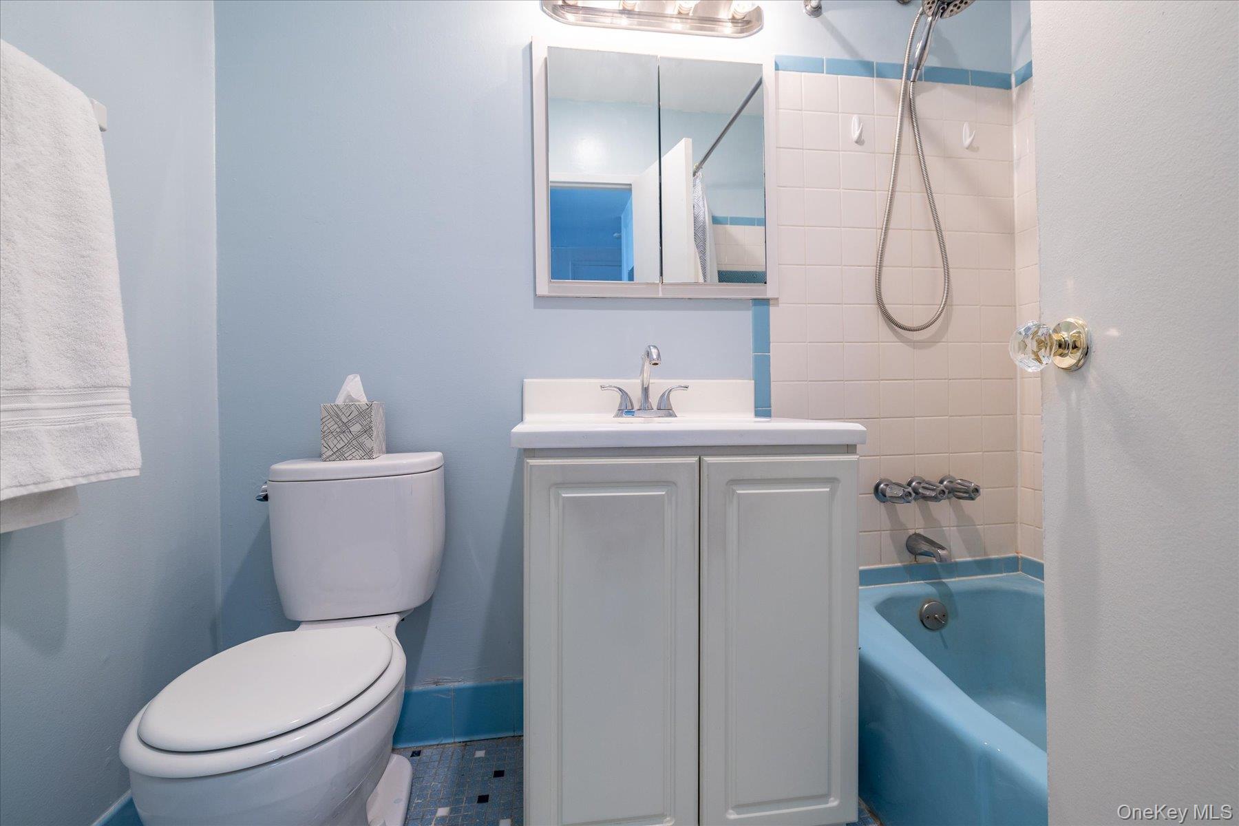 75 Noble Street # 219, Lynbrook, NY 11563