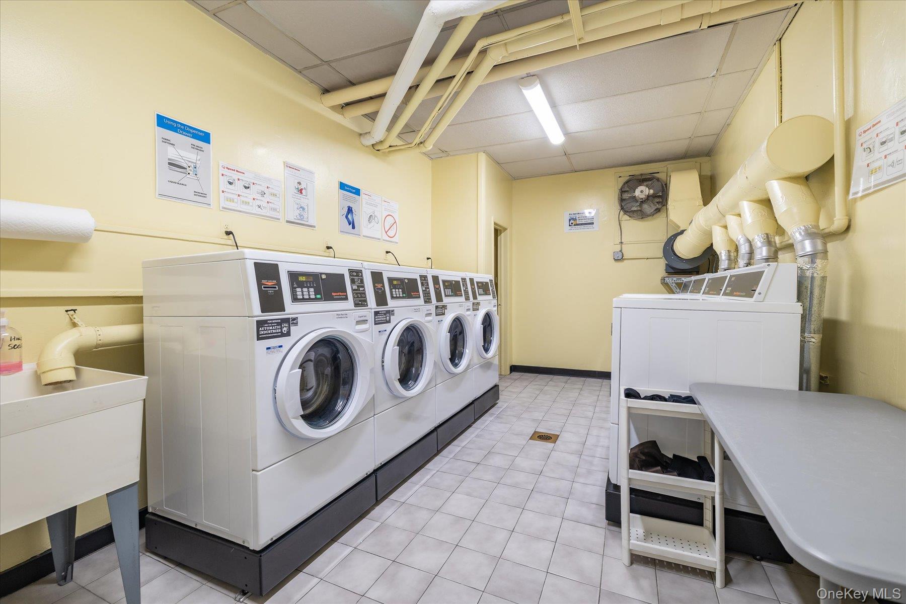 75 Noble Street # 219, Lynbrook, NY 11563