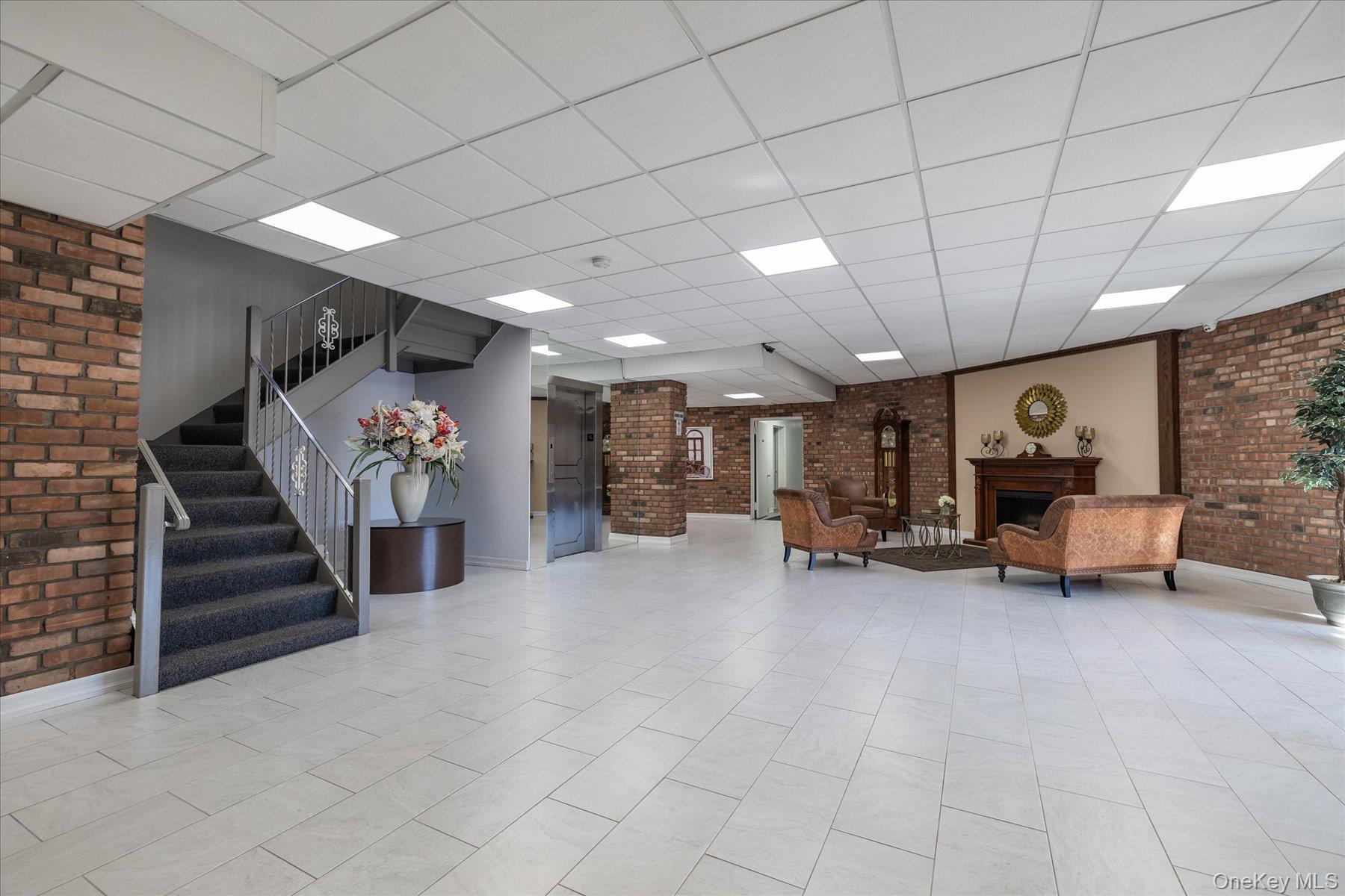 75 Noble Street # 219, Lynbrook, NY 11563