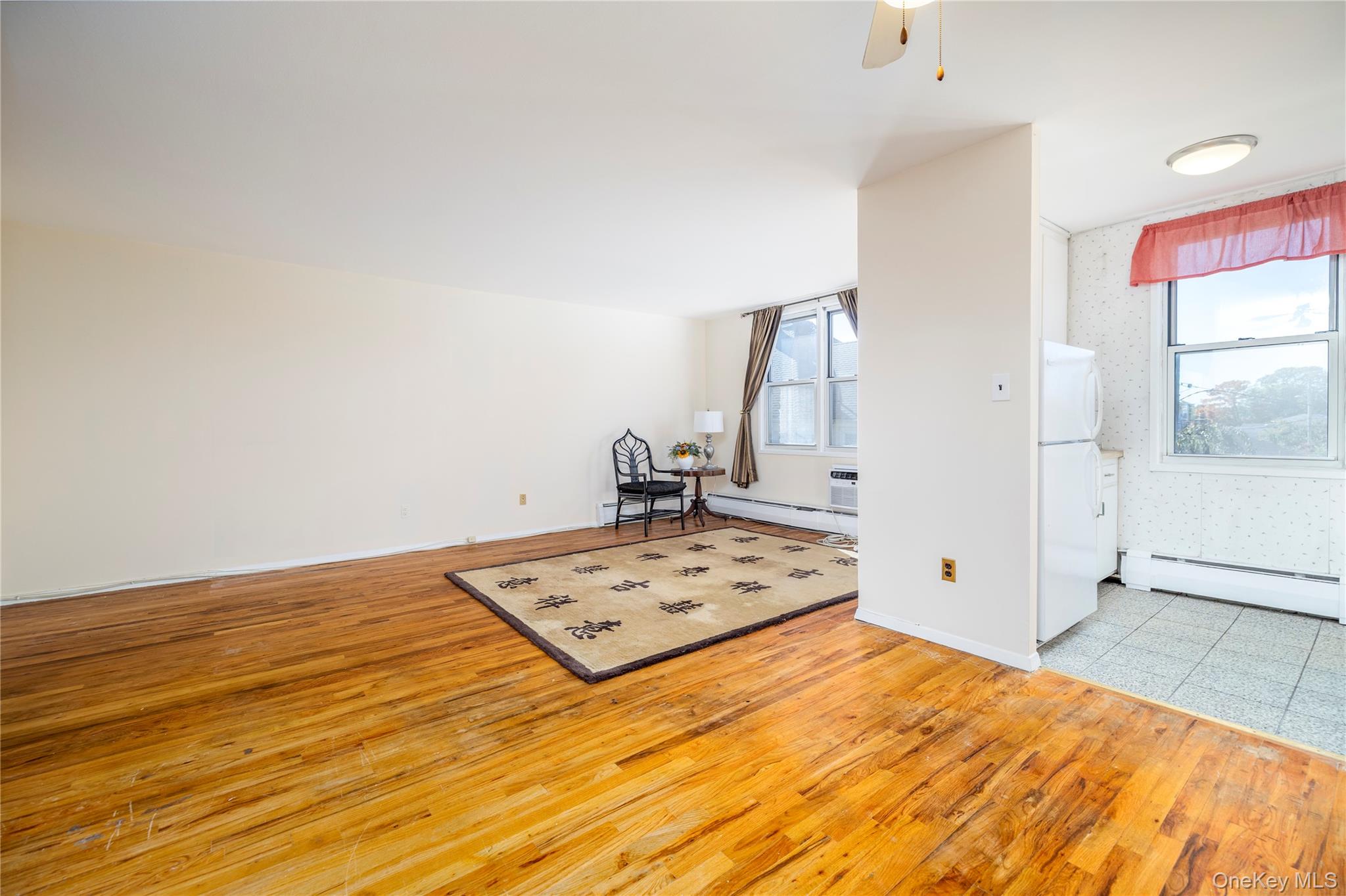 75 Noble Street # 219, Lynbrook, NY 11563