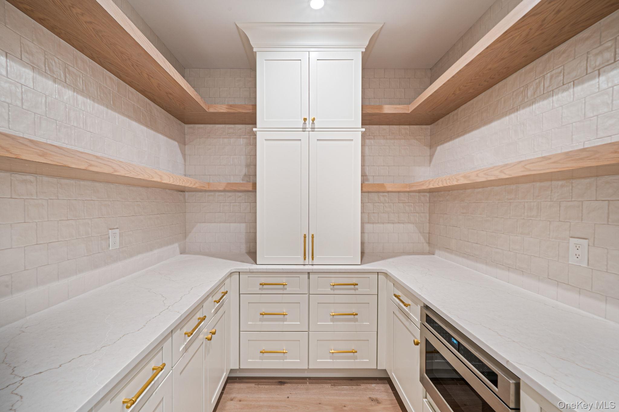 4 Blackwell Court, Nesconset, NY 11767