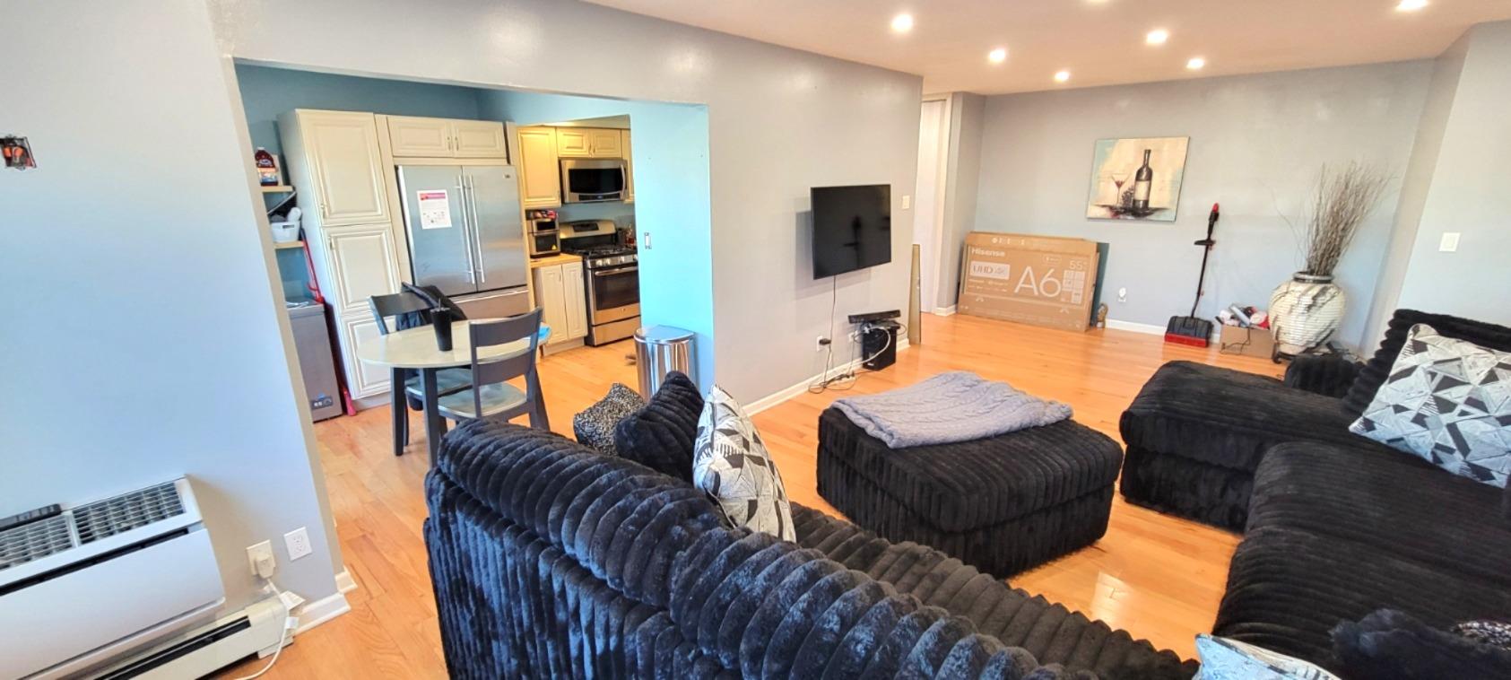59 Hampton Place # 20D, Freeport, NY 11520