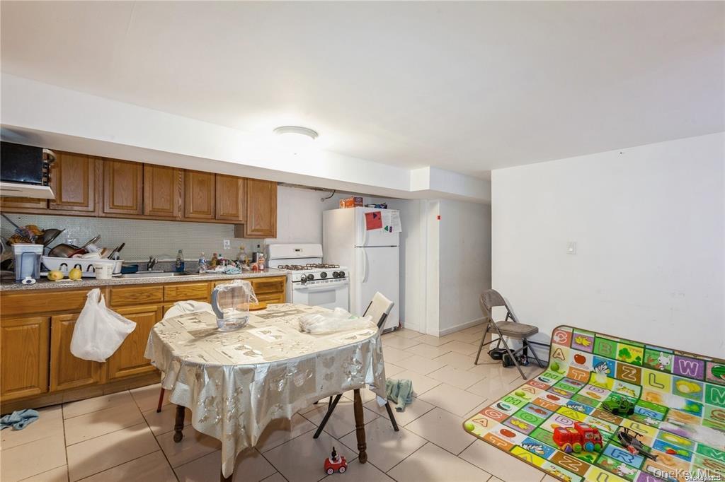 100-08 103rd av, Ozone Park, NY 11417