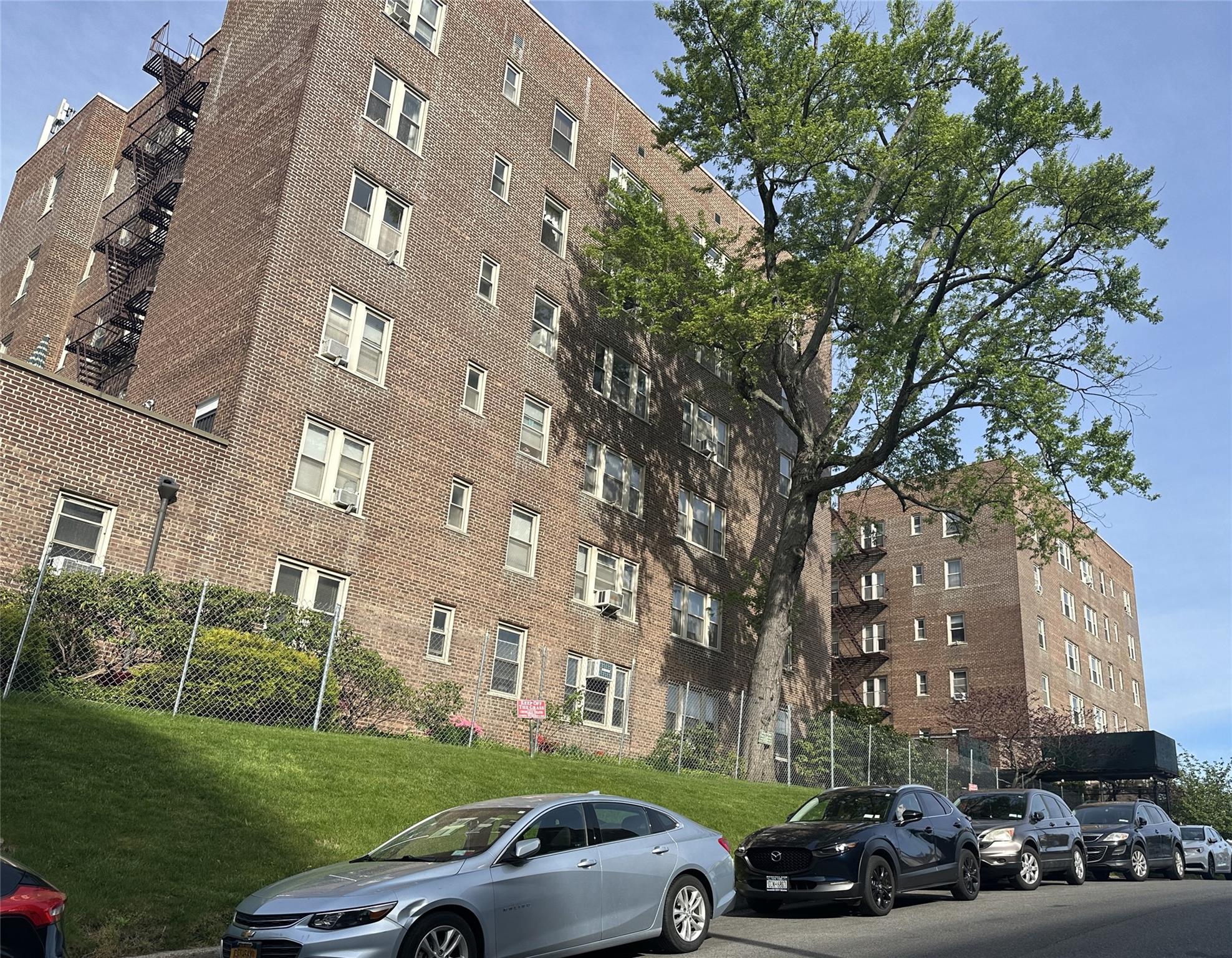 84-49 168th Street # 4S, Jamaica Hills, NY 11432