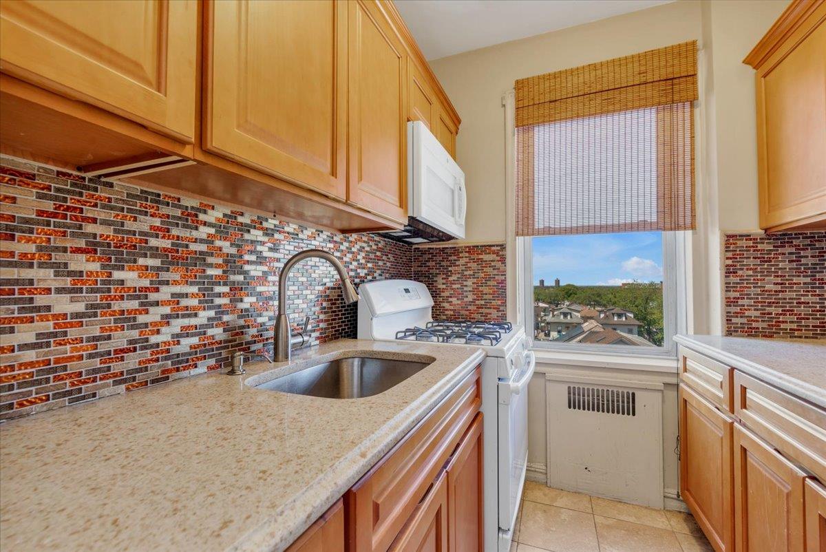 84-49 168th Street # 4S, Jamaica Hills, NY 11432