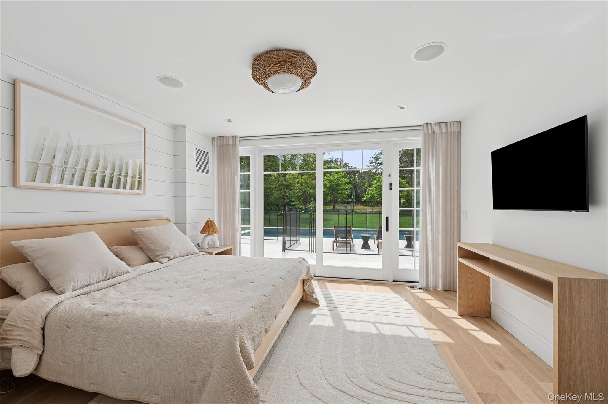 28 Canoe Place Road, Hampton Bays, NY 11946