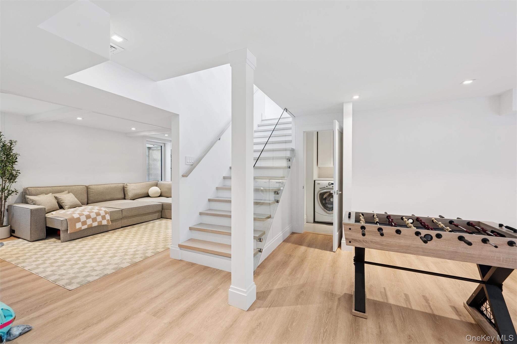 28 Canoe Place Road, Hampton Bays, NY 11946