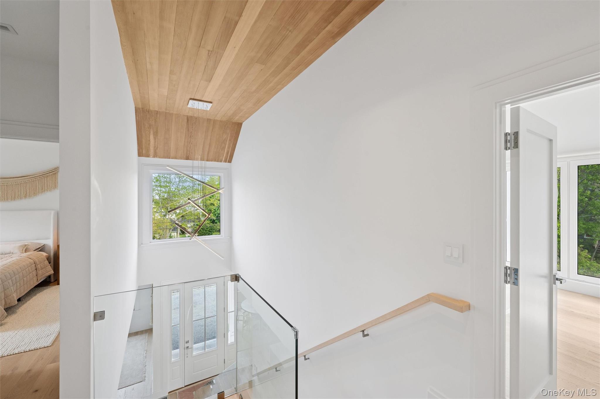 28 Canoe Place Road, Hampton Bays, NY 11946