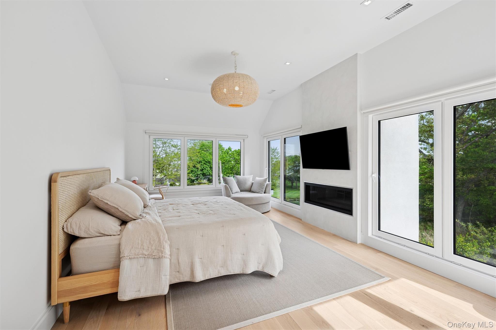 28 Canoe Place Road, Hampton Bays, NY 11946