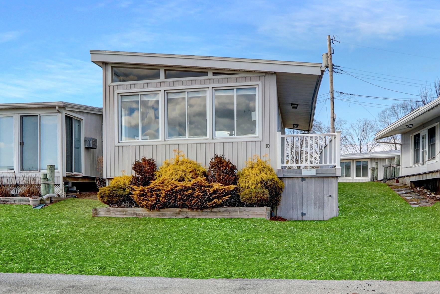 2500 Maple Lane # 10, Greenport, NY 11944