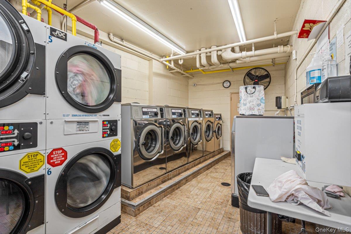 90-50 Union Turnpike # 11L, Glendale, NY 11385