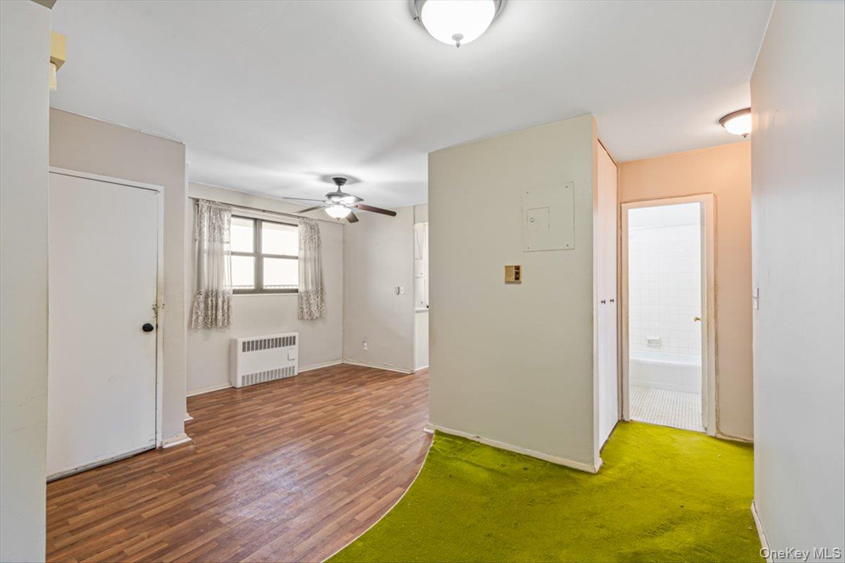 90-50 Union Turnpike # 11L, Glendale, NY 11385