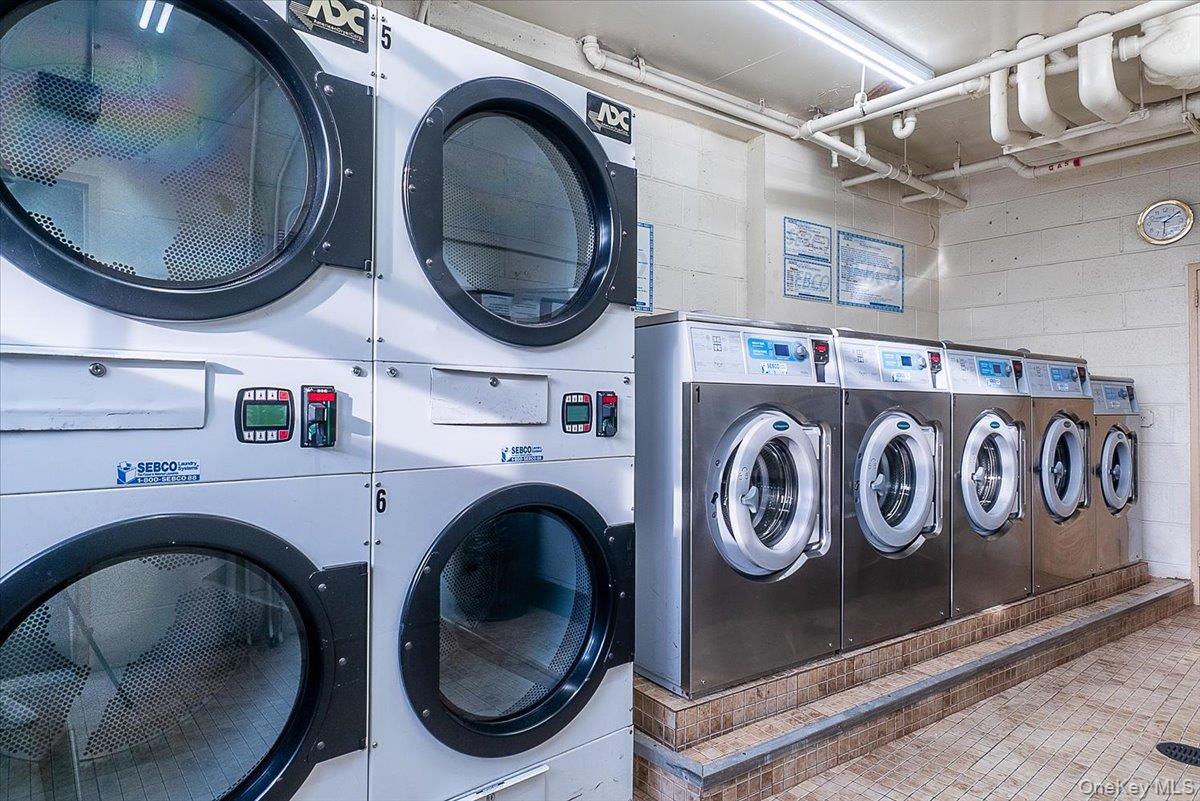 90-50 Union Turnpike # 11L, Glendale, NY 11385