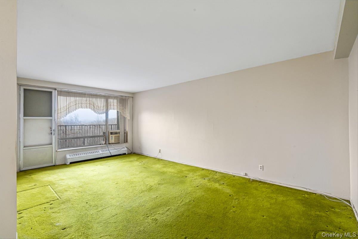 90-50 Union Turnpike # 11L, Glendale, NY 11385