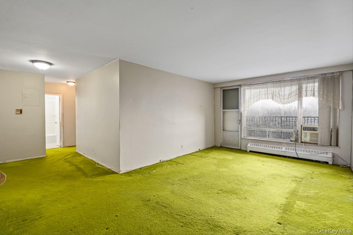 90-50 Union Turnpike # 11L, Glendale, NY 11385