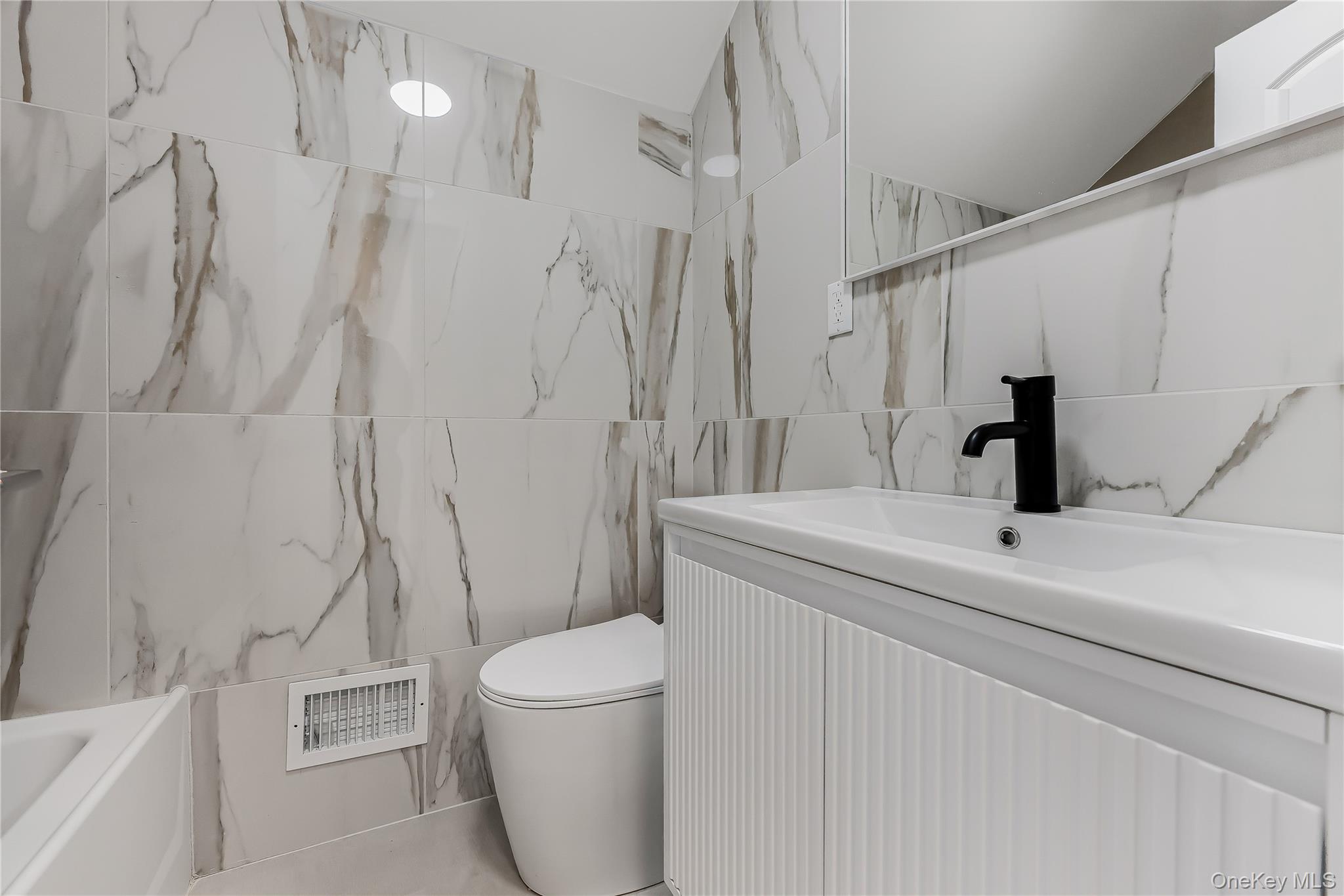 9521 89th st, Ozone Park, NY 11416