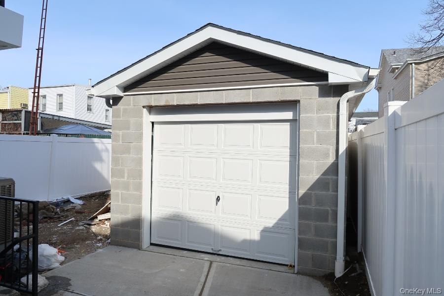 9521 89th st, Ozone Park, NY 11416