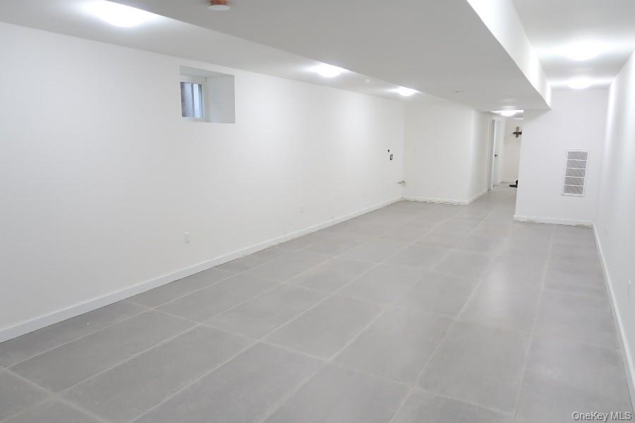 9521 89th st, Ozone Park, NY 11416