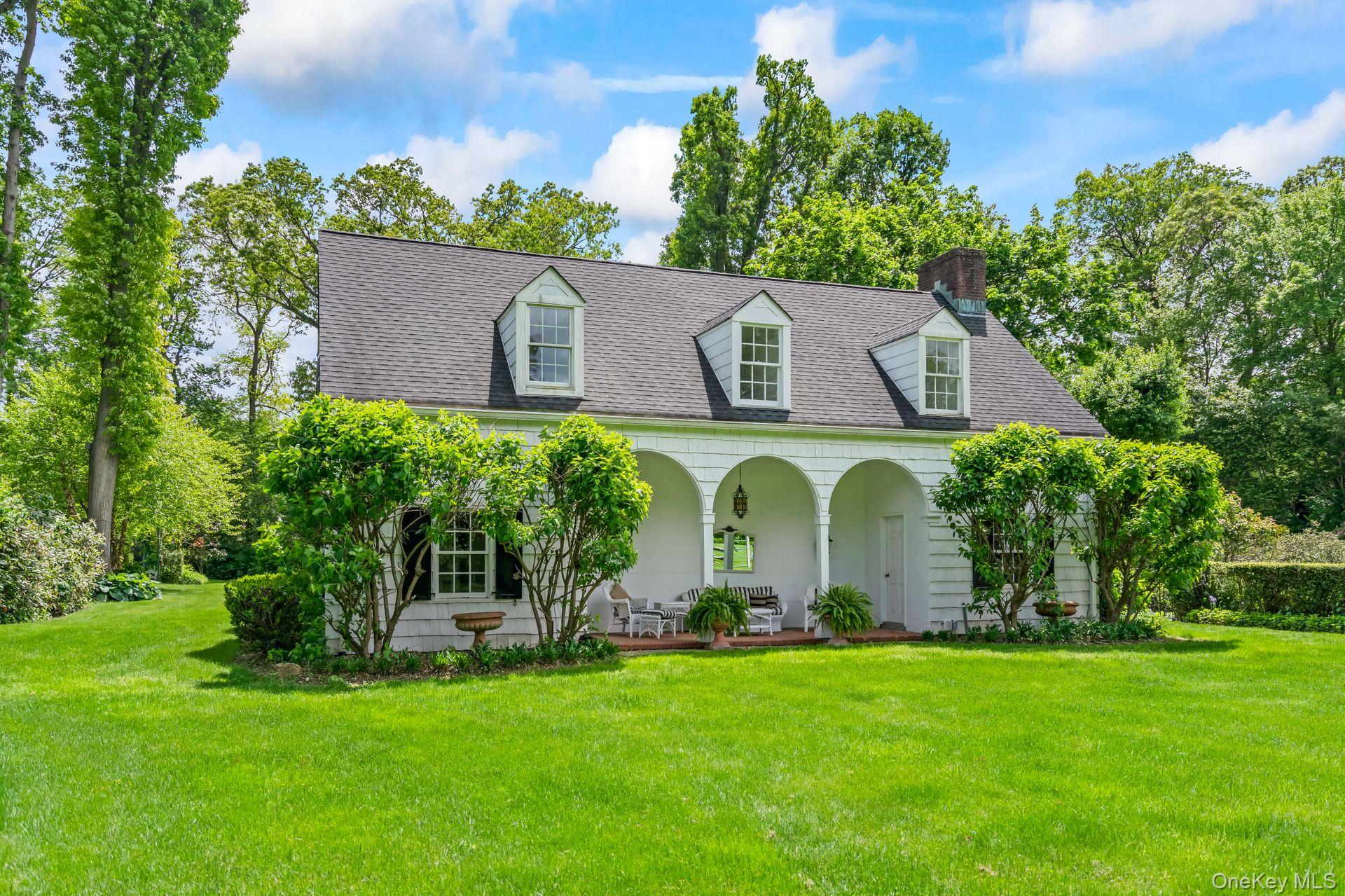 8 Stonegate Lane, Old Brookville, NY 11545