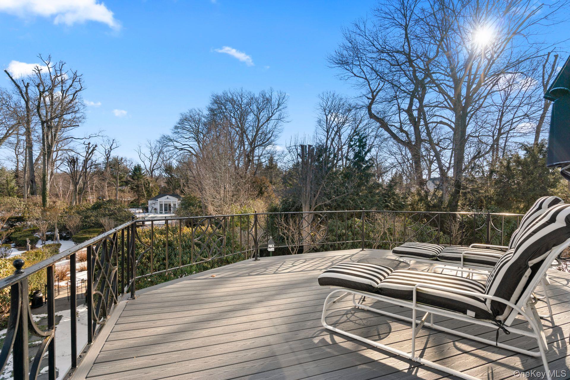 8 Stonegate Lane, Old Brookville, NY 11545