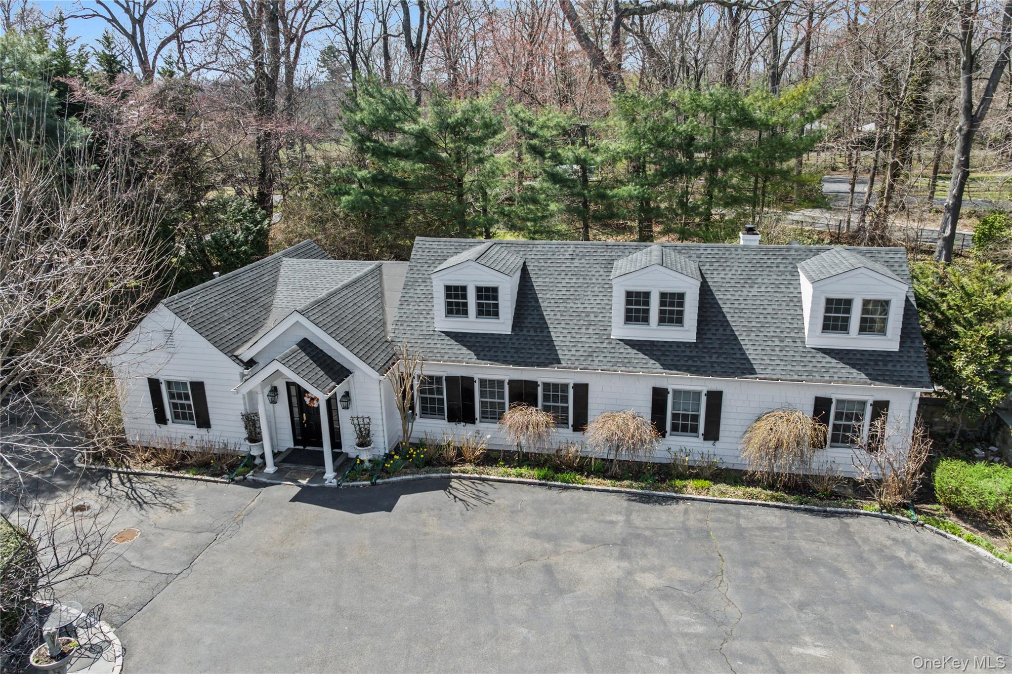 8 Stonegate Lane, Old Brookville, NY 11545