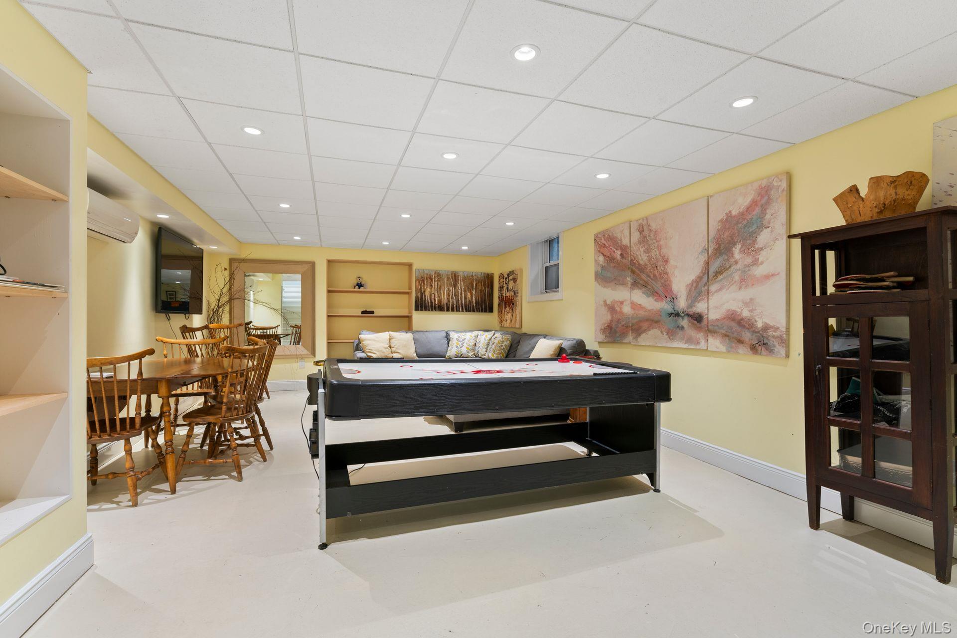 8 Stonegate Lane, Old Brookville, NY 11545