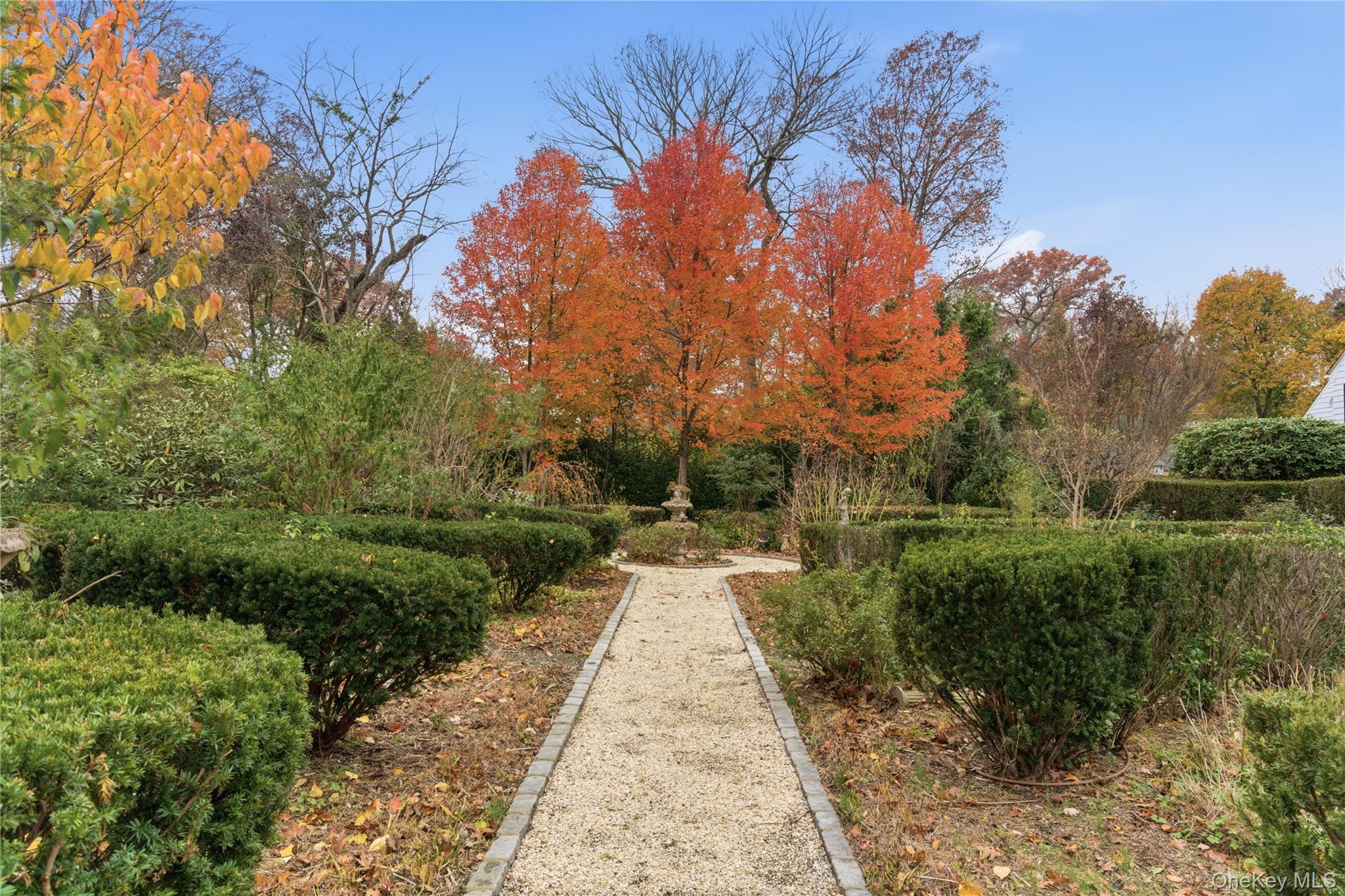 8 Stonegate Lane, Old Brookville, NY 11545