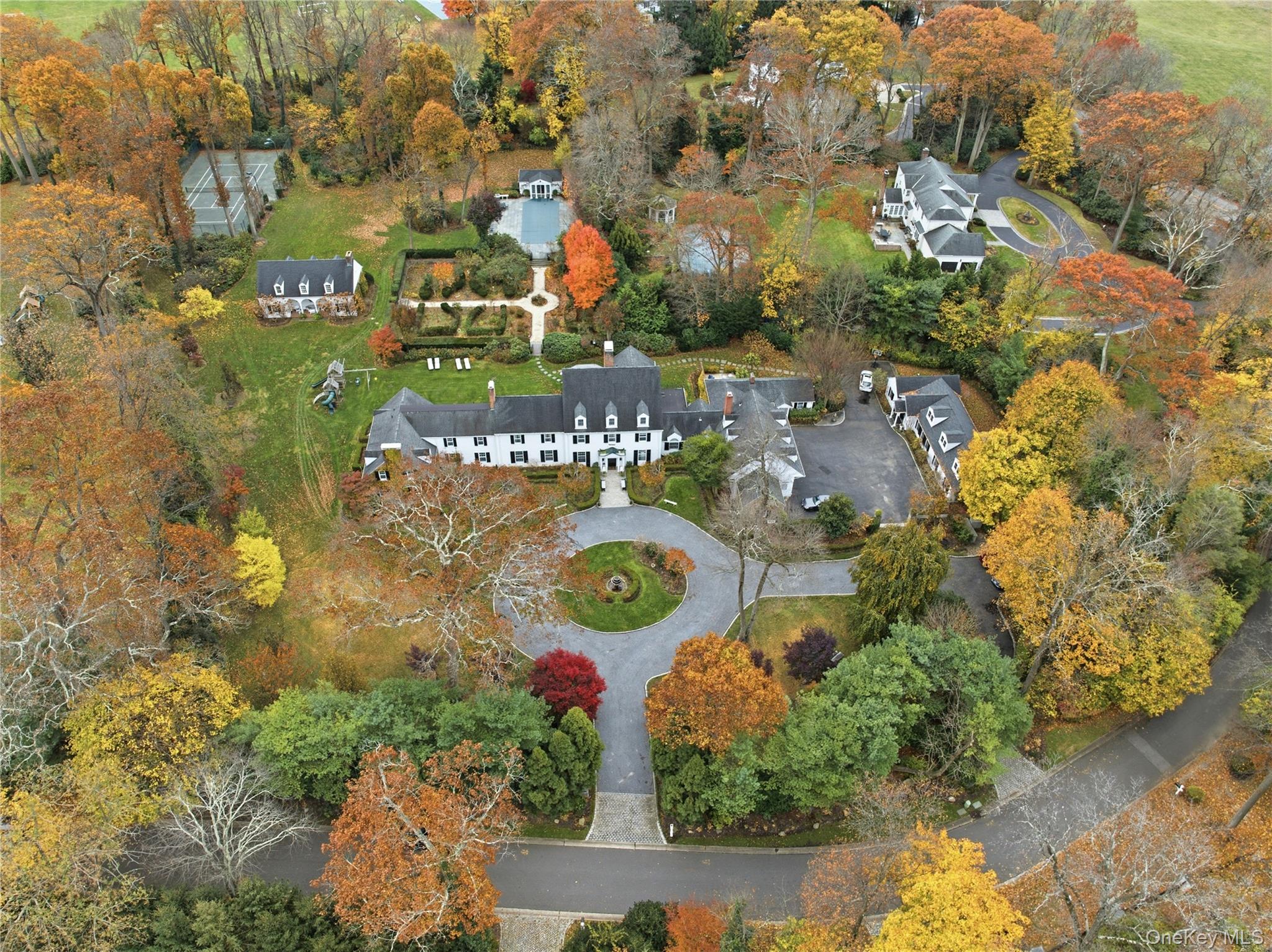 8 Stonegate Lane, Old Brookville, NY 11545