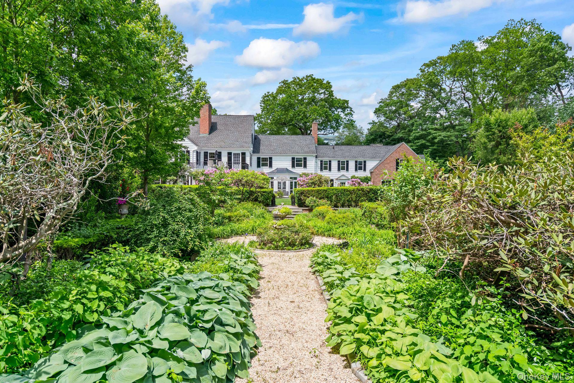 8 Stonegate Lane, Old Brookville, NY 11545