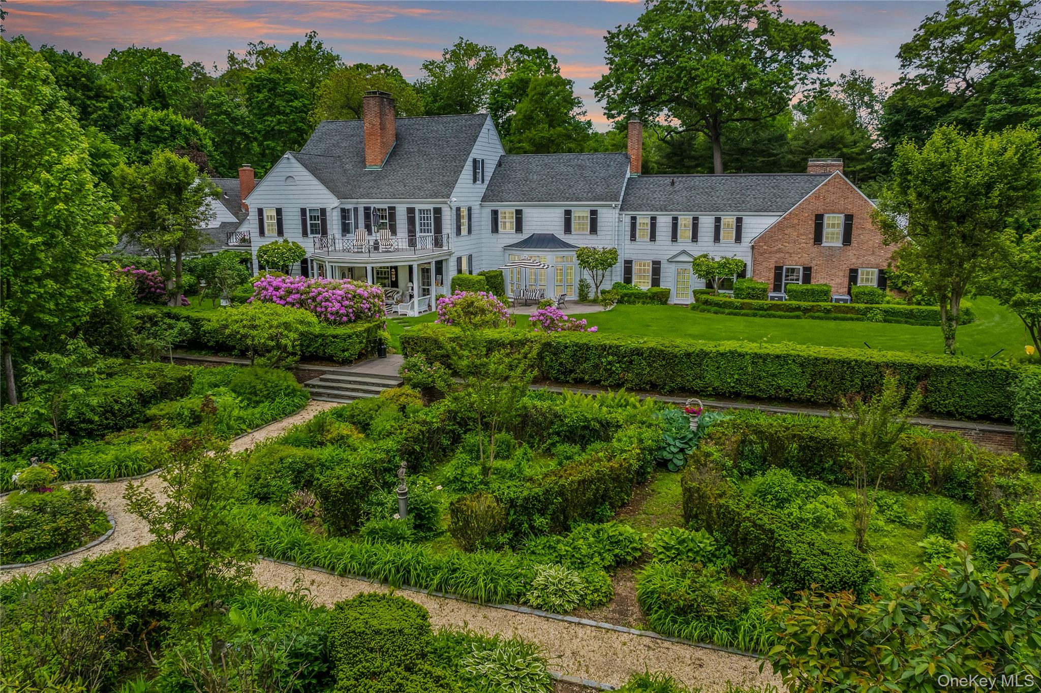 8 Stonegate Lane, Old Brookville, NY 11545