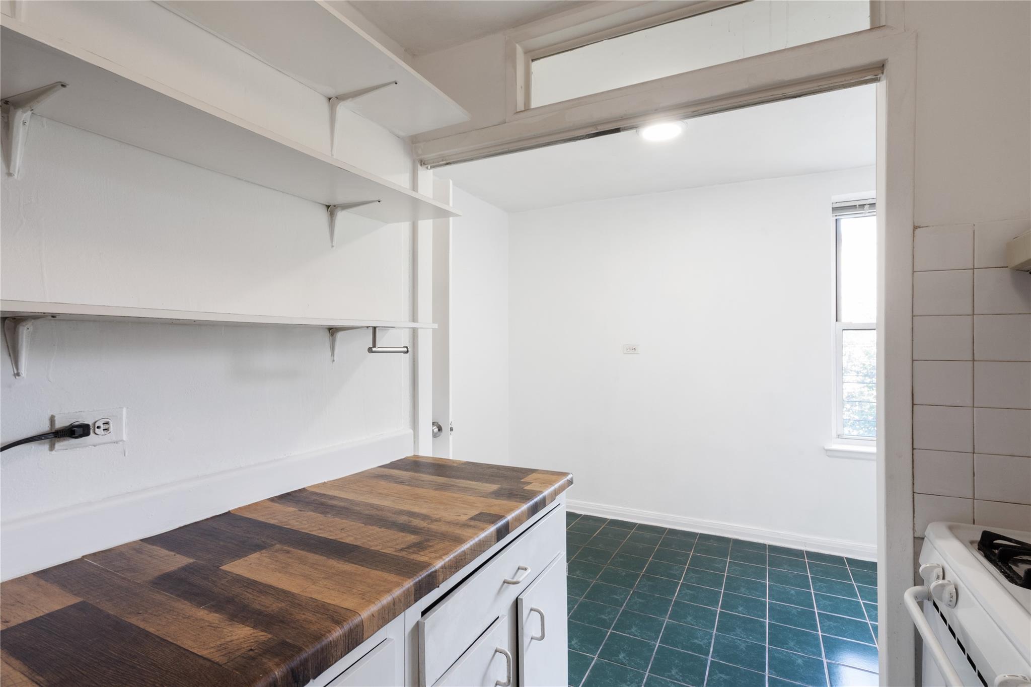 83-37 St. James Ave # 1K, Elmhurst, NY 11373