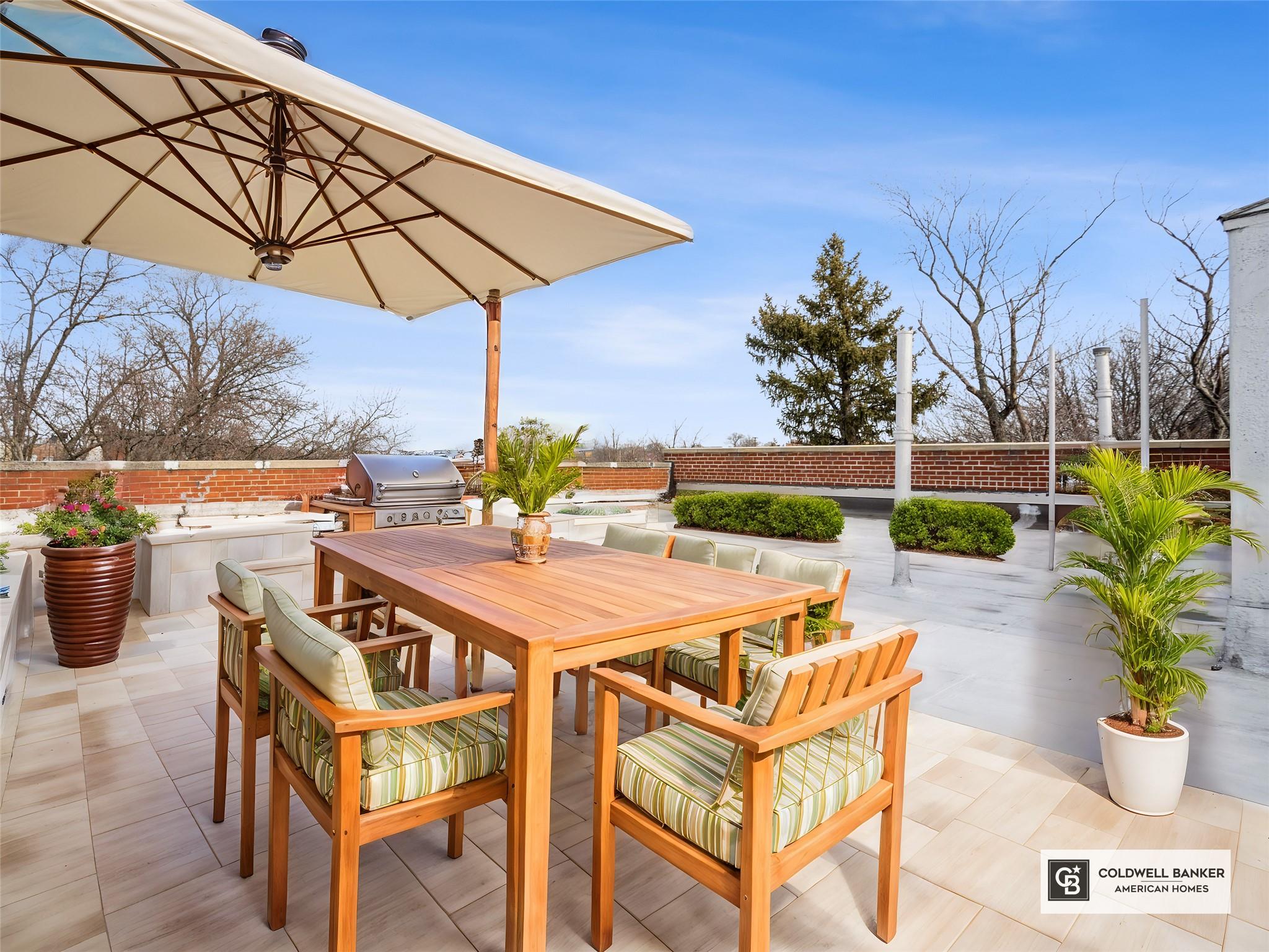 158-16 Sanford Avenue, Flushing, NY 11358