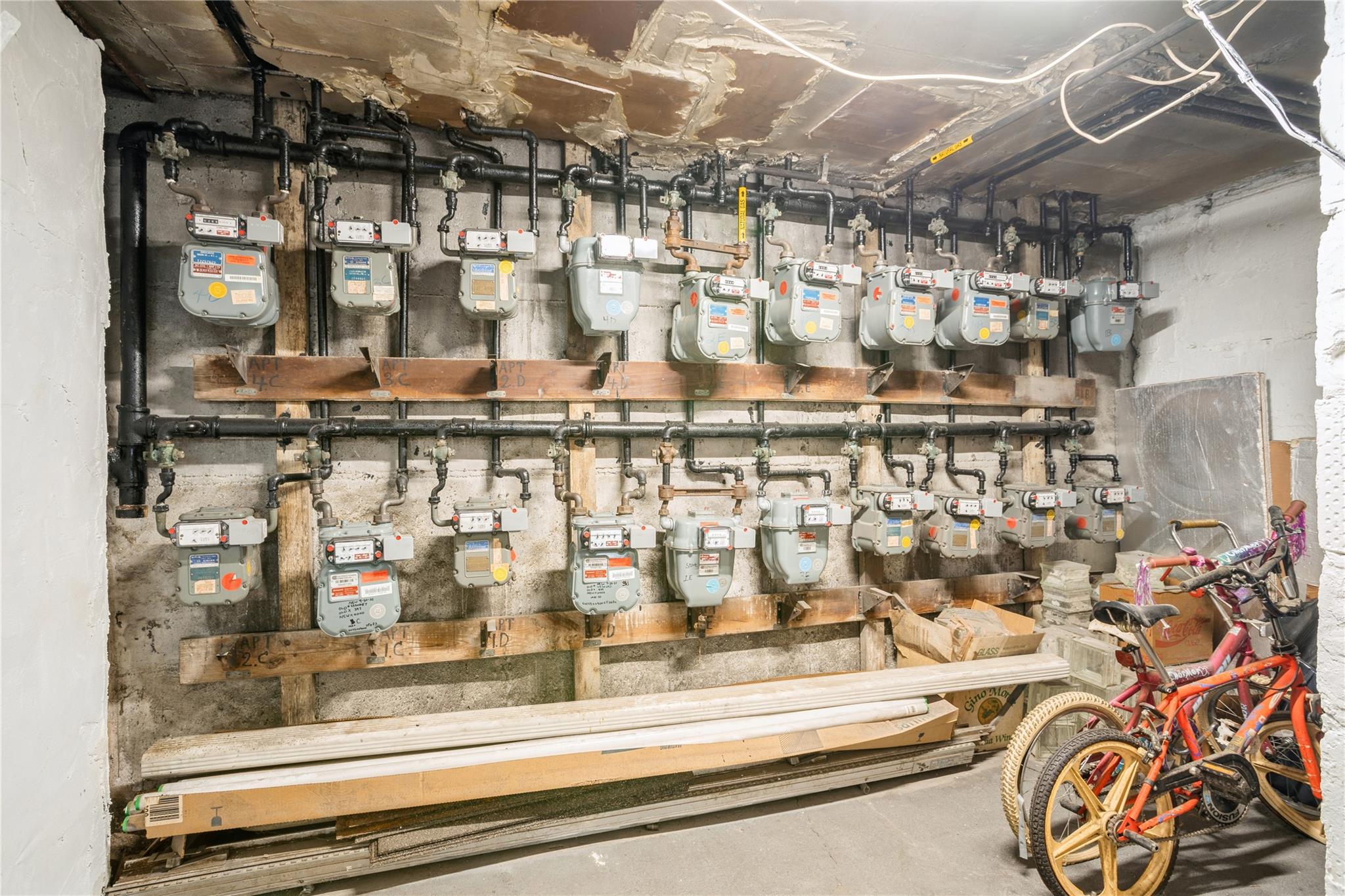 158-16 Sanford Avenue, Flushing, NY 11358