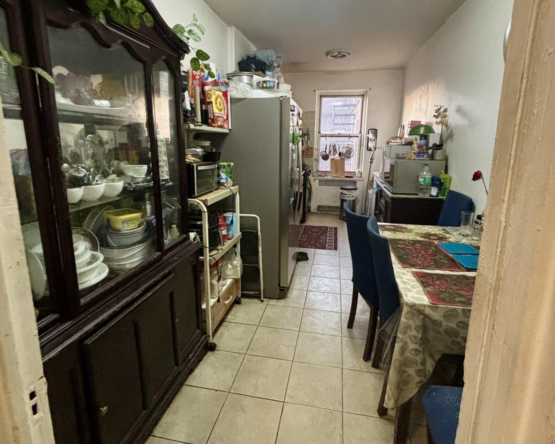 83-06 Vietor # 5E, Elmhurst, NY 11373