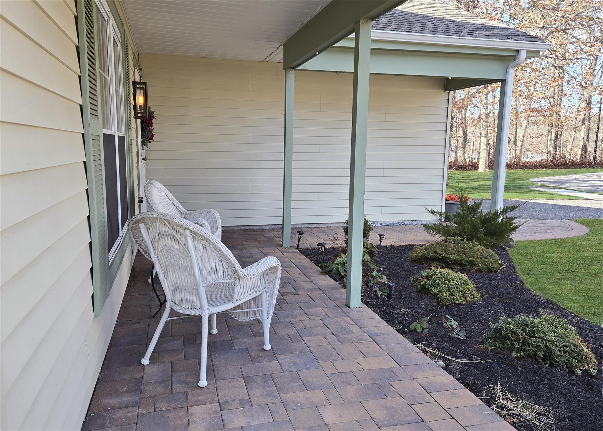 306 Kingston Court, Ridge, NY 11961