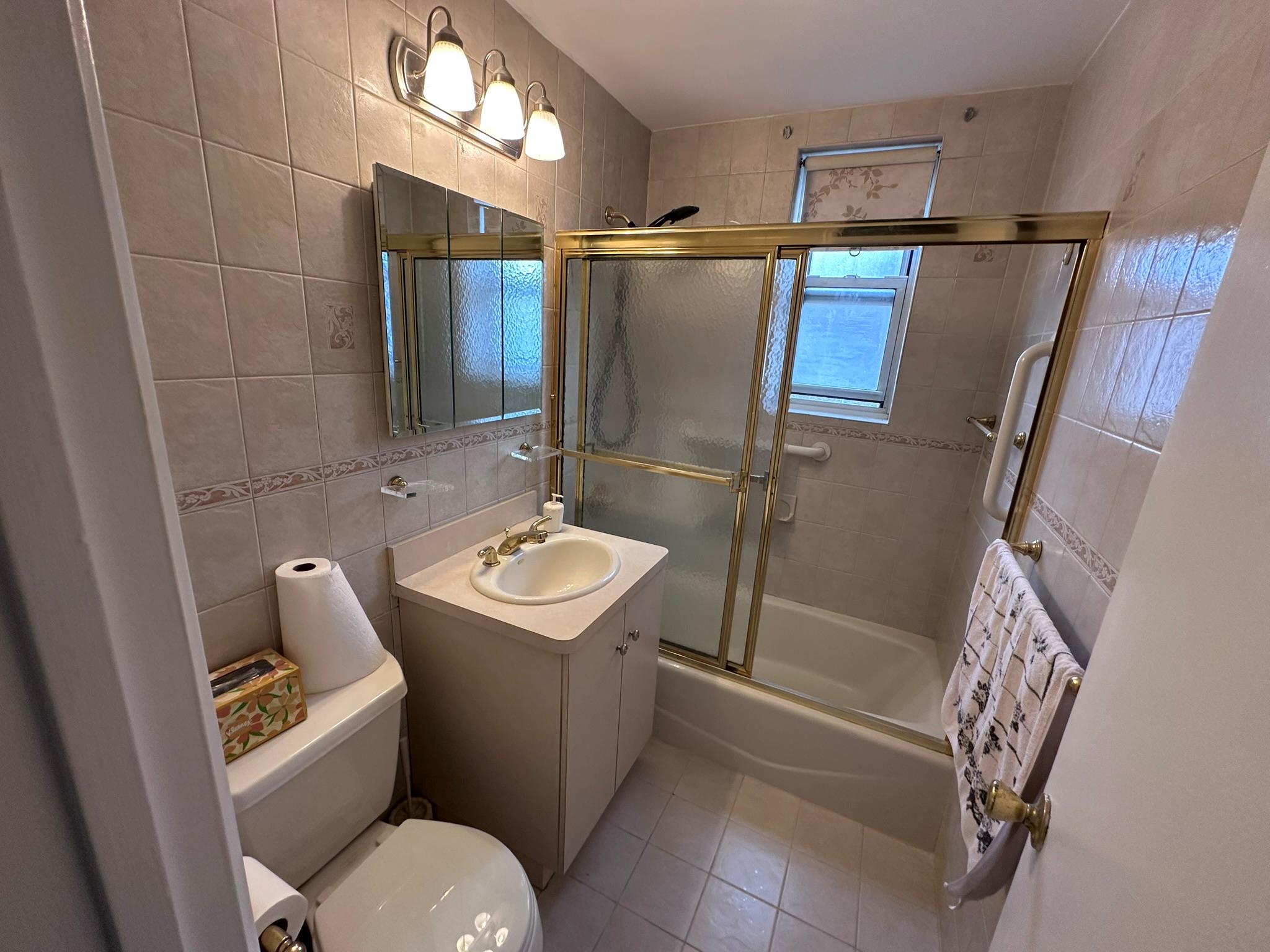 209-25 18 Avenue # 3C, Bayside, NY 11360