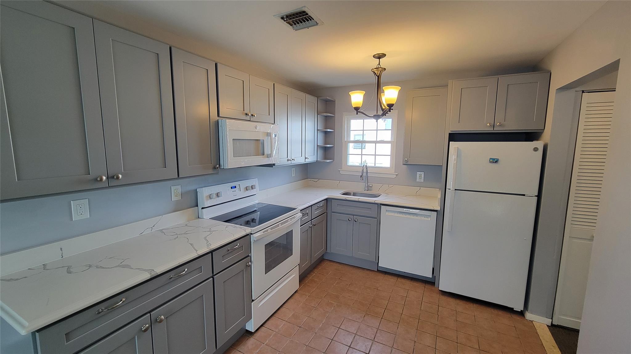 116 Westend Avenue # 6, Freeport, NY 11520