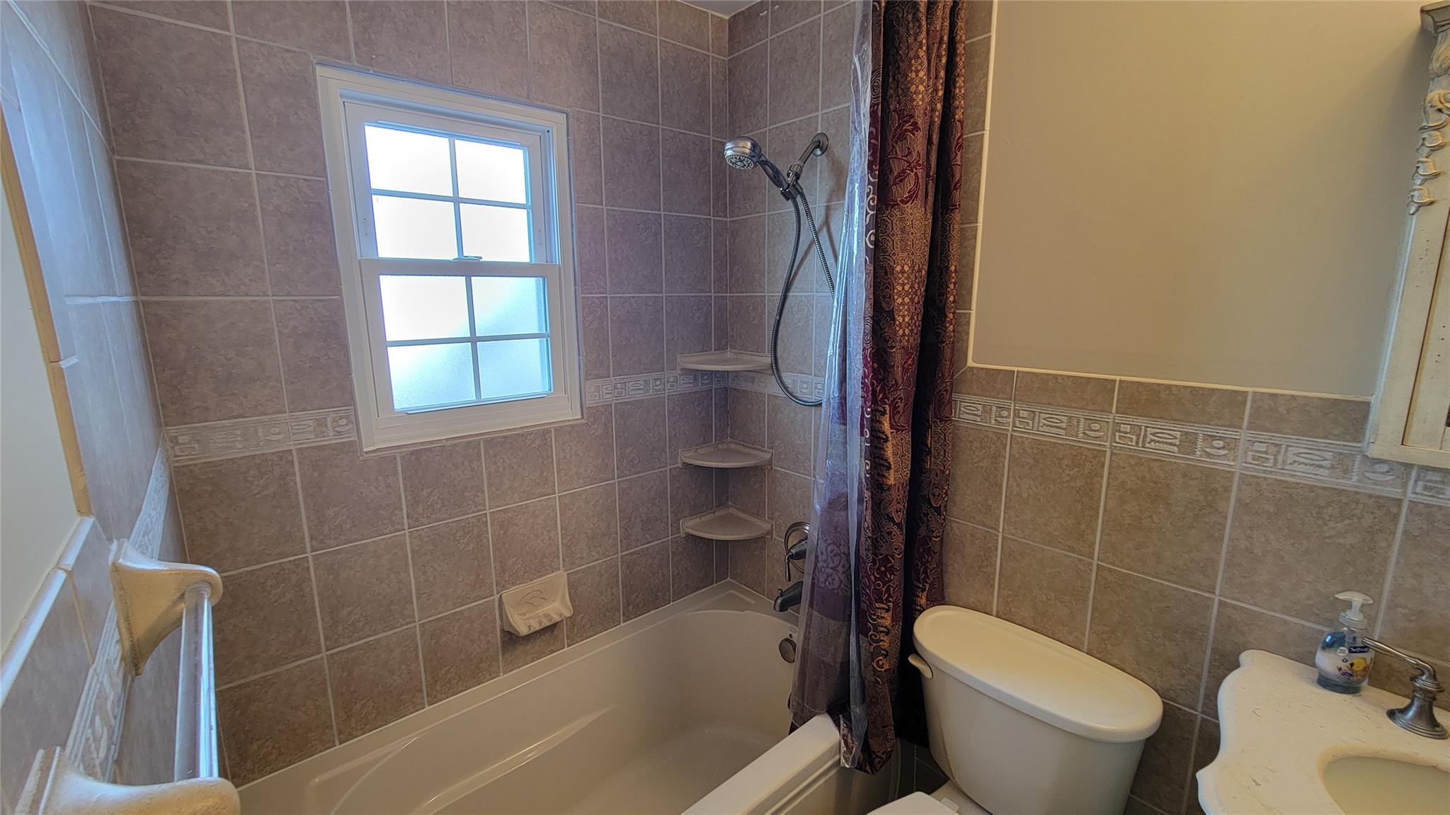 116 Westend Avenue # 6, Freeport, NY 11520