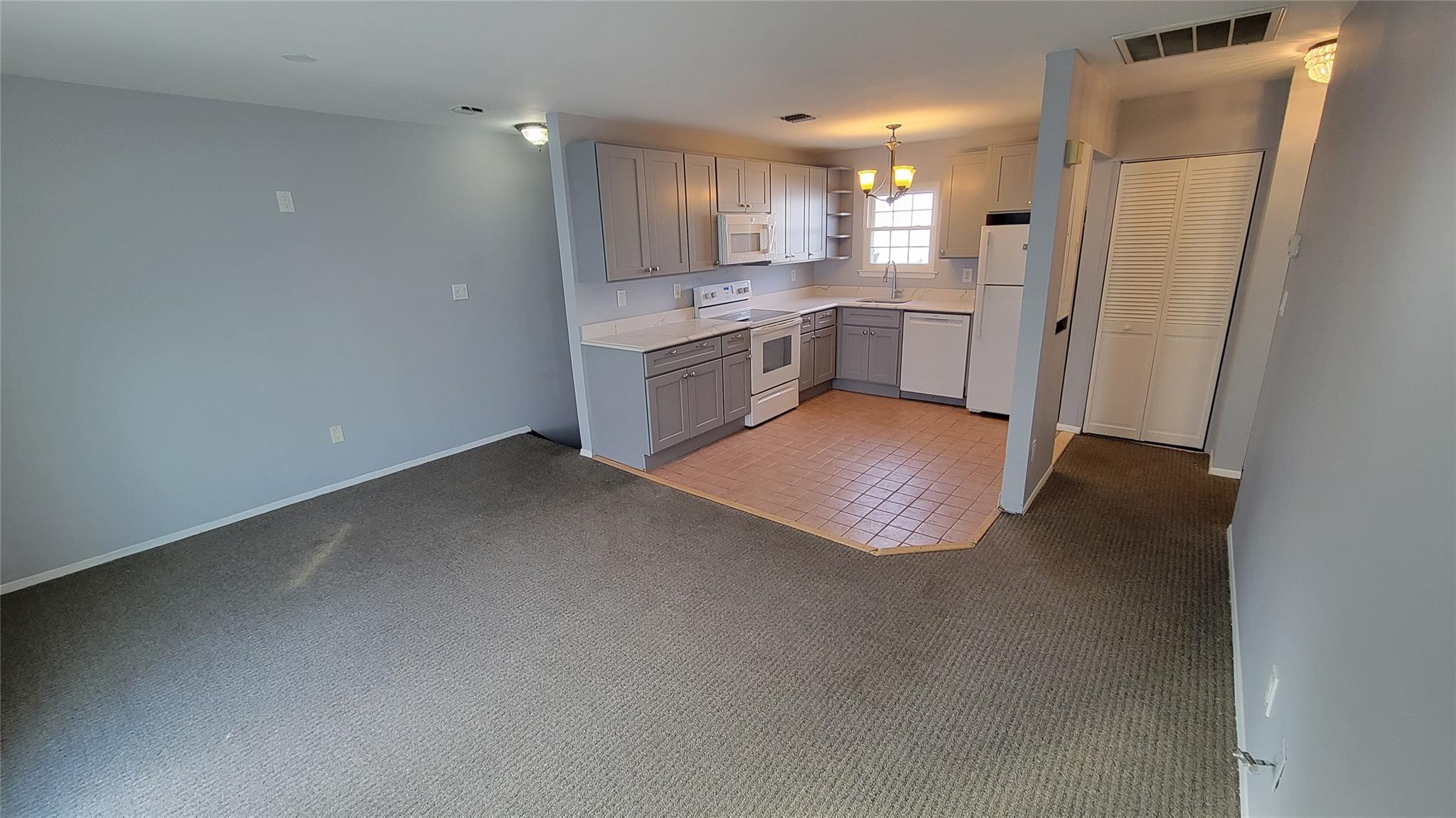 116 Westend Avenue # 6, Freeport, NY 11520