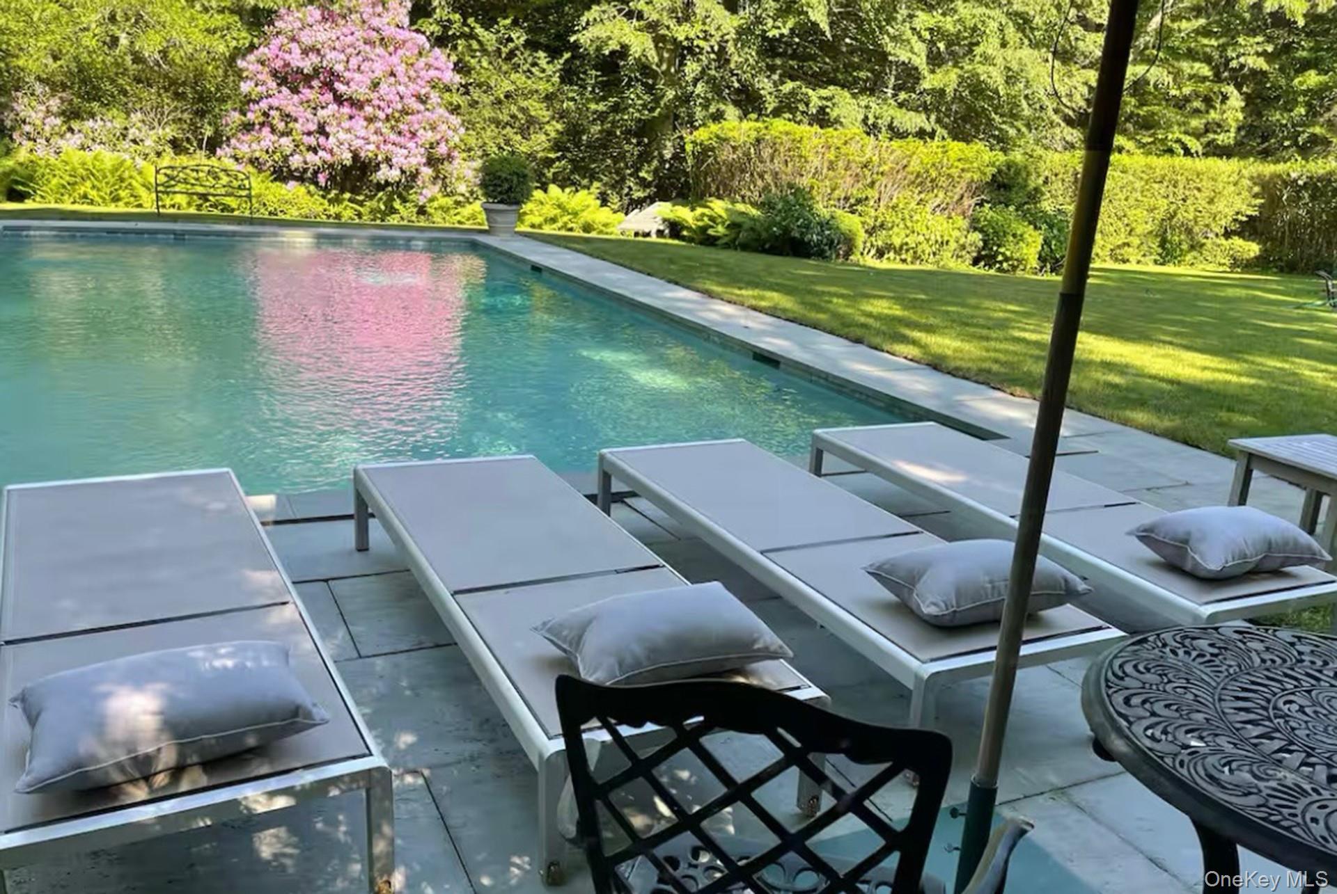 7 Wooded Oak Lane, East Hampton, NY 11937