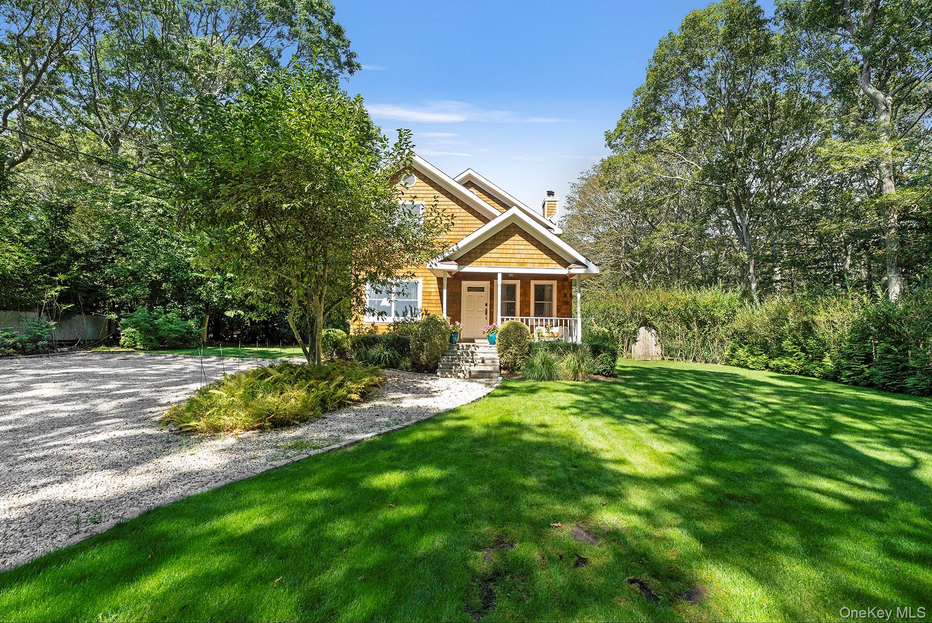 7 Wooded Oak Lane, East Hampton, NY 11937