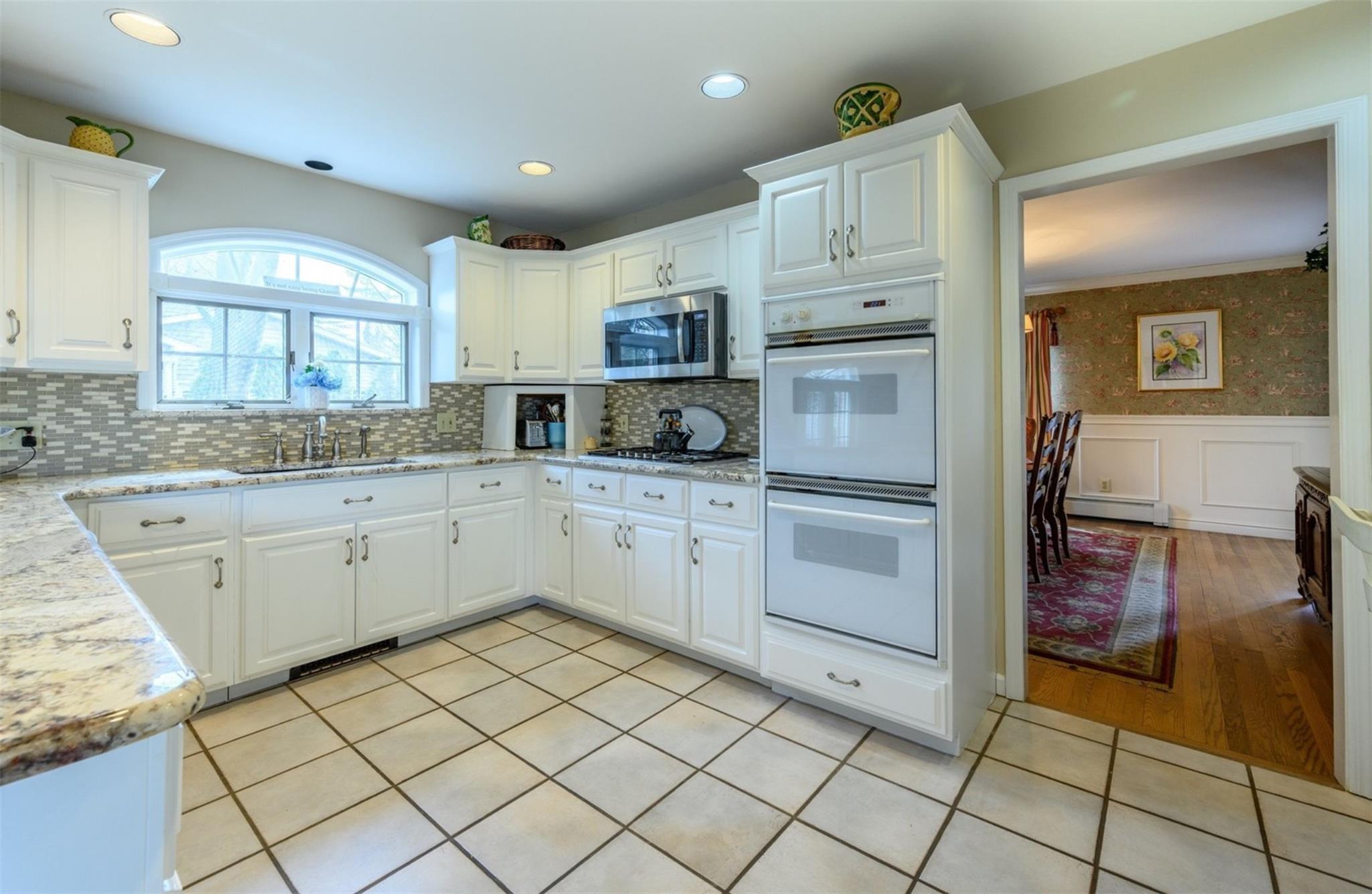 Brookville, NY 11596