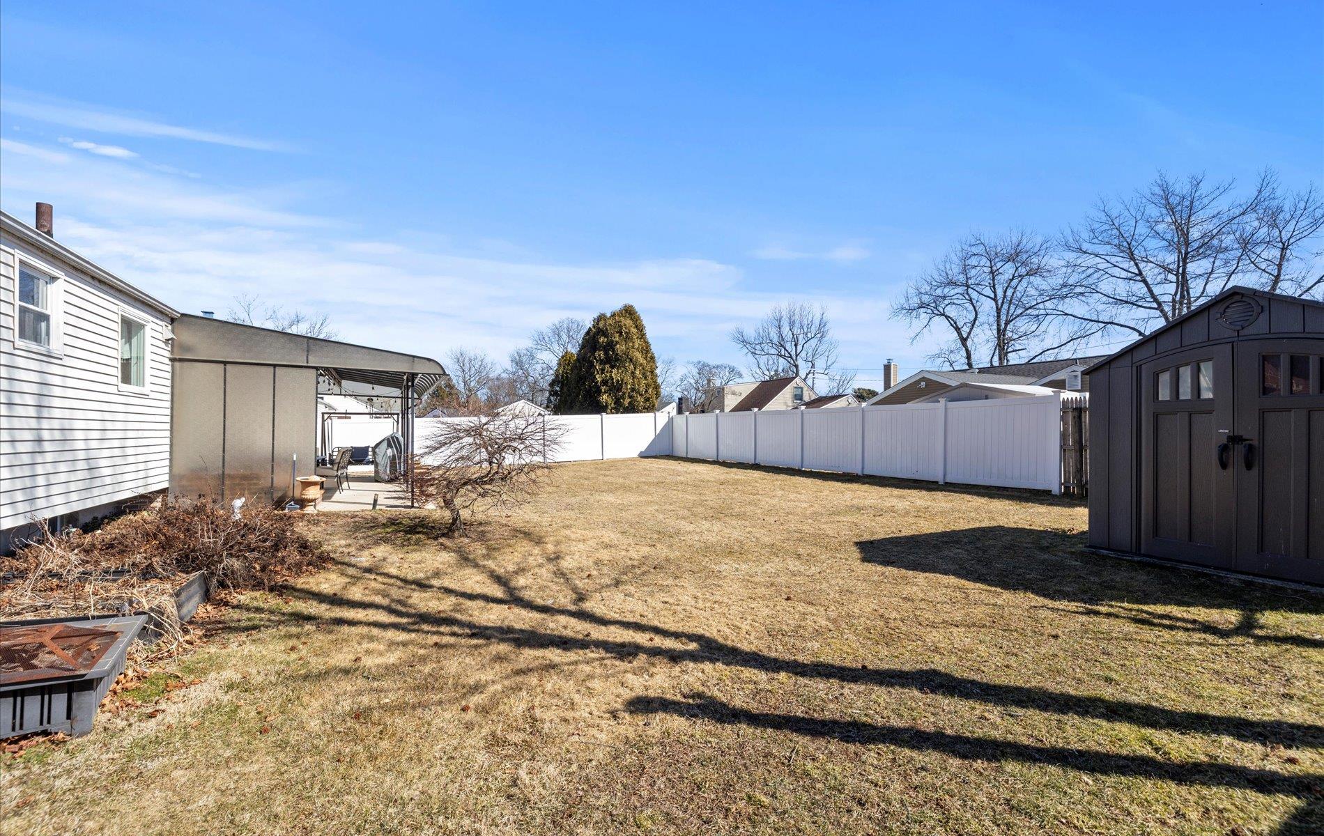 16 Rosalie Place, Commack, NY 11725