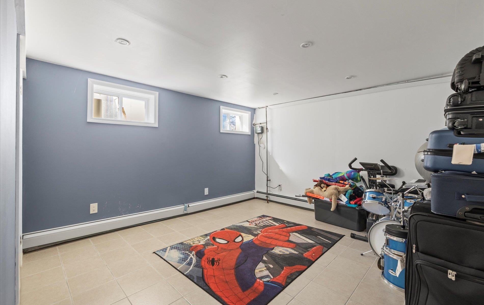 16 Rosalie Place, Commack, NY 11725